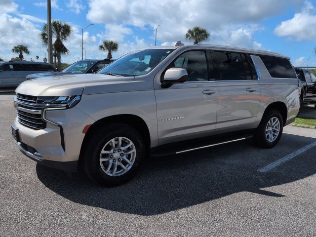 Used 2023 Chevrolet Suburban LT AWD/4WD image 8