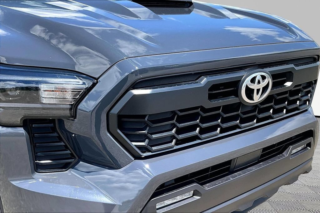 Used 2025 Toyota Tacoma TRD Sport AWD/4WD image 29