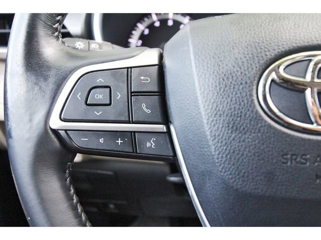 Used 2023 Toyota Highlander XLE FWD image 19