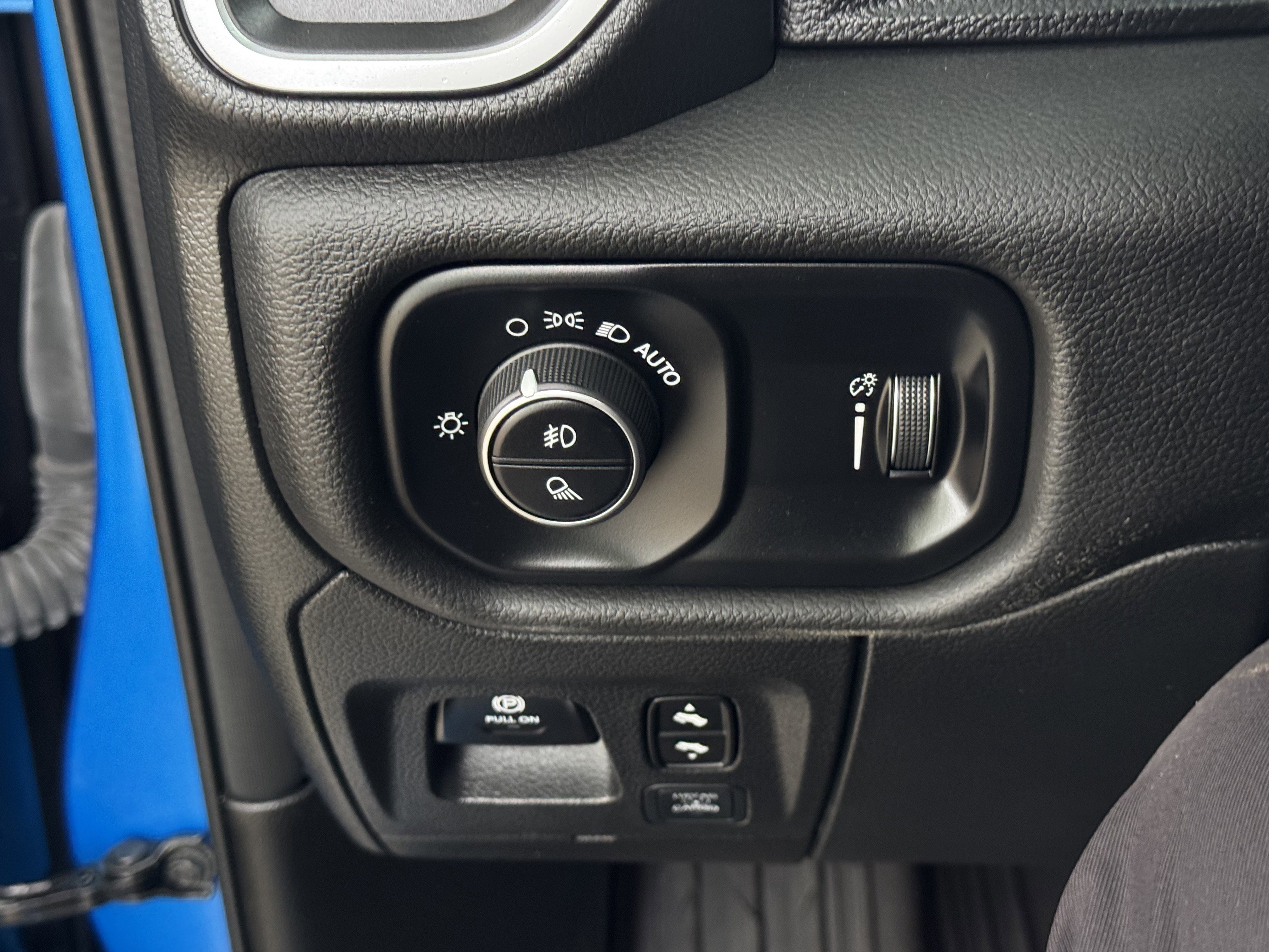 Used 2025 RAM 1500 Lone Star image 29