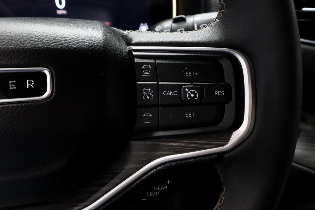 Used 2024 Jeep Wagoneer L Series II w/ Flexible Seating Group image 32