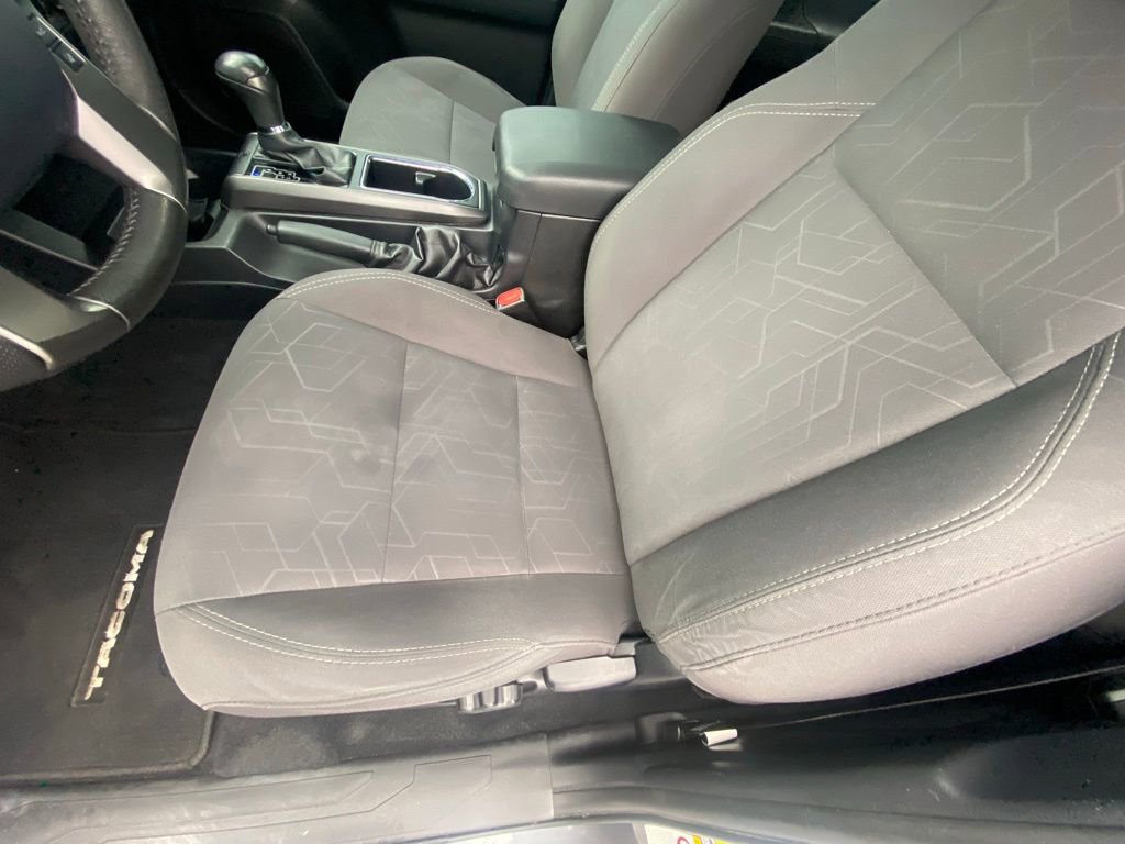 Used 2018 Toyota Tacoma TRD Sport w/ Technology Package RWD image 21