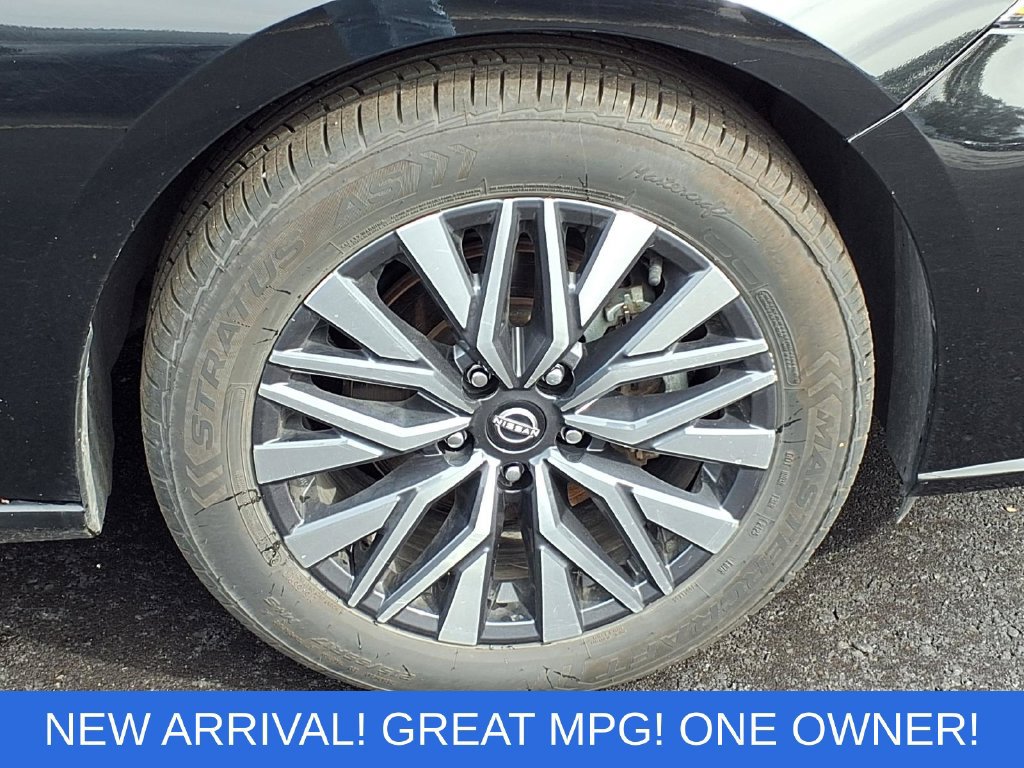 Used 2025 Nissan Altima 2.5 SV FWD image 23