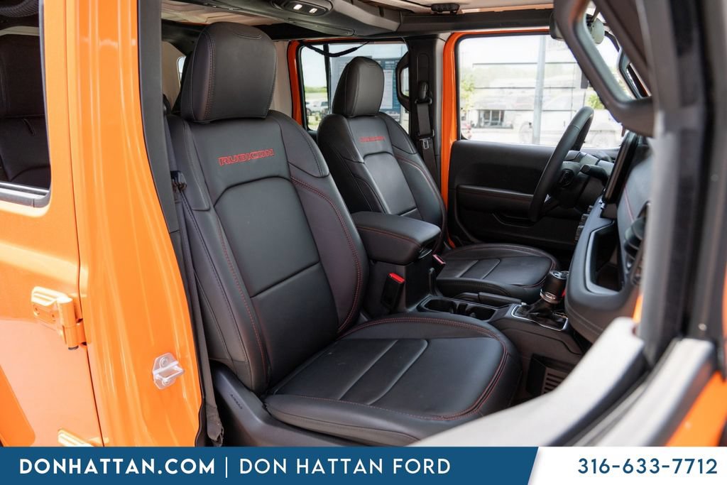 Used 2025 Jeep Wrangler Unlimited Rubicon w/ Convenience Group AWD/4WD image 28