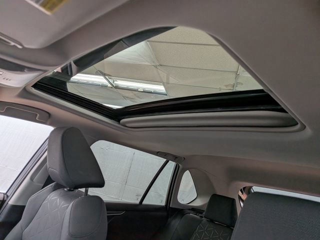 Used 2021 Toyota RAV4 XLE w/ Convenience Package AWD/4WD image 16