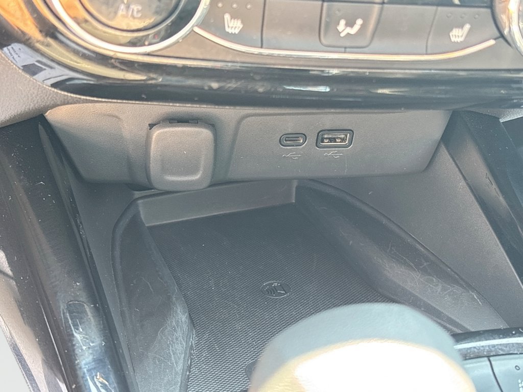 Used 2025 Chevrolet Trax ACTIV w/ Sunroof Package FWD image 33