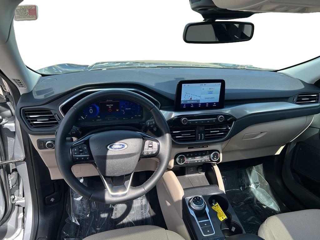 Certified 2022 Ford Escape Titanium w/ Class II Trailer Tow Package AWD/4WD image 10