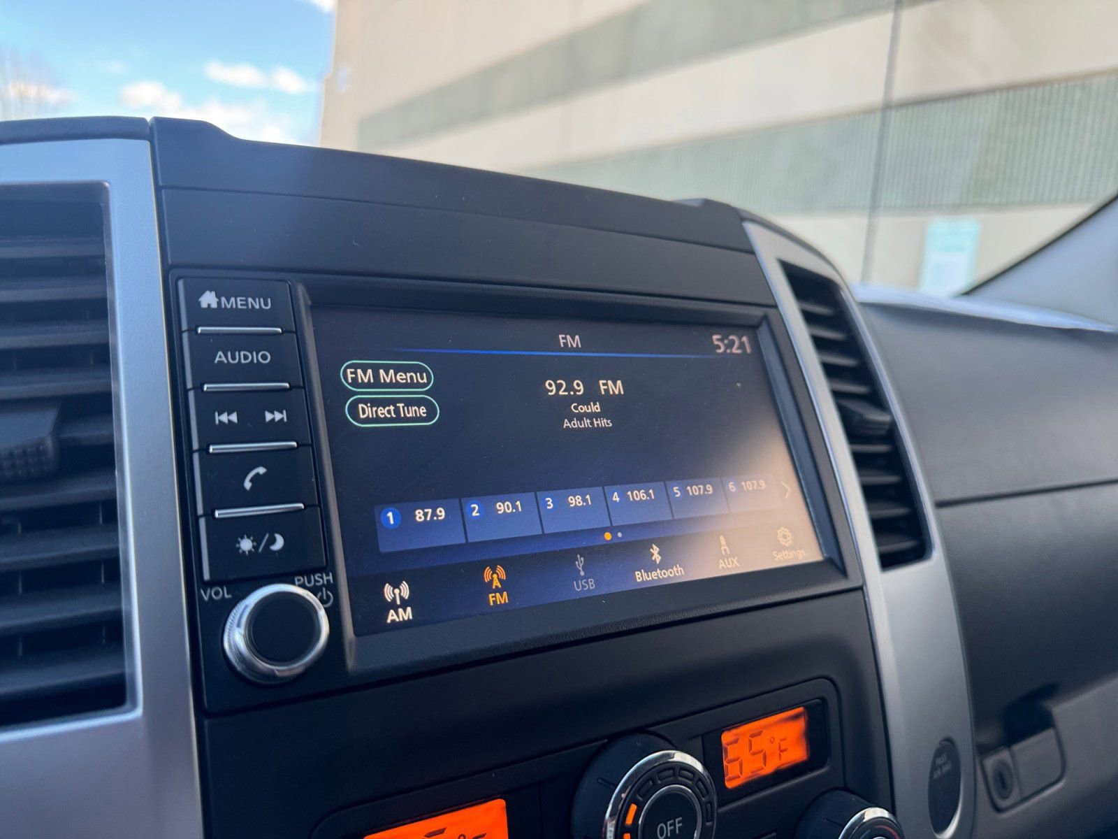 Used 2021 Nissan Frontier SV image 27