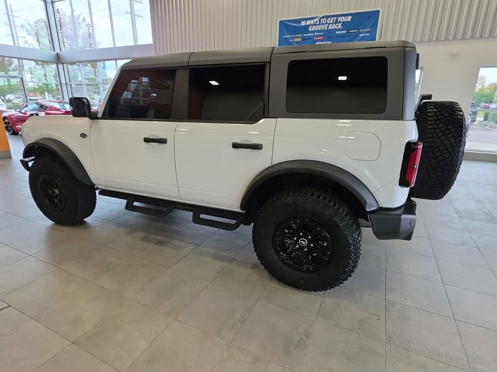 Certified 2024 Ford Bronco Wildtrak AWD/4WD image 11