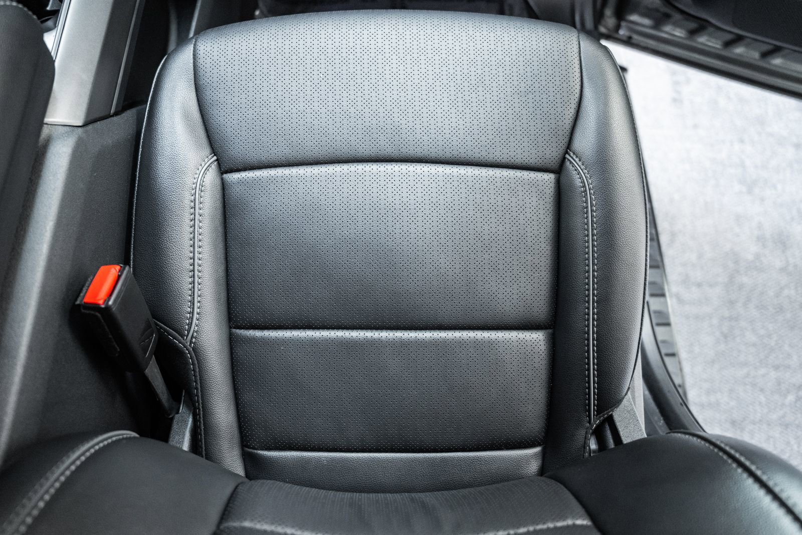 Certified 2025 Ford F150 Lariat image 38