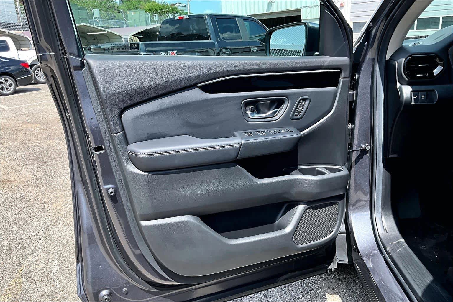 Used 2025 Honda Pilot EX-L image 22