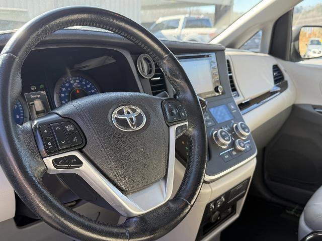 Used 2020 Toyota Sienna XLE Premium image 23