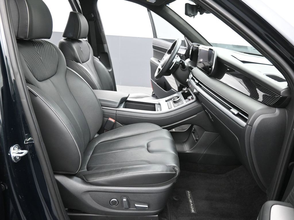 Used 2023 Hyundai Palisade Calligraphy image 25