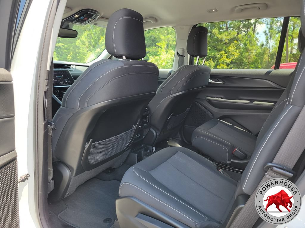 Used 2023 Jeep Grand Cherokee L Laredo AWD/4WD image 14