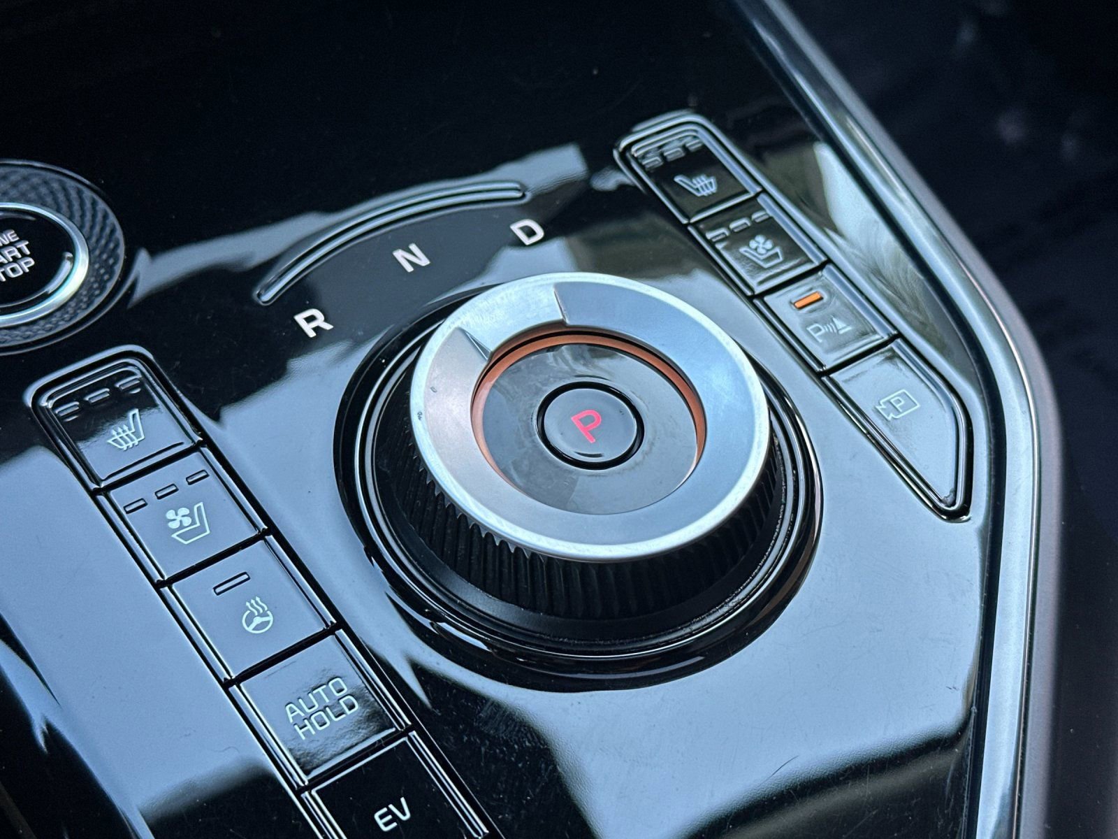 Used 2024 Kia Niro SX Touring image 21