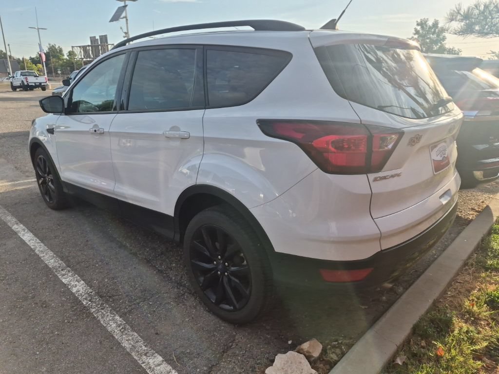 Certified 2019 Ford Escape SE FWD image 11