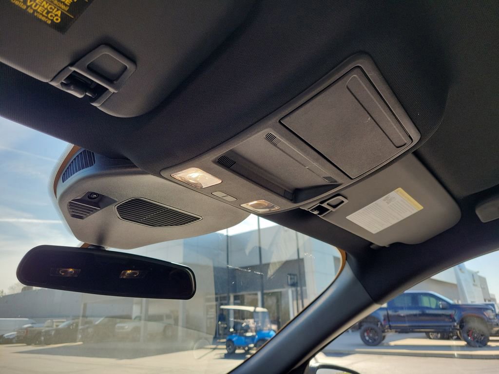 Certified 2025 Ford Escape ST-Line AWD/4WD image 30