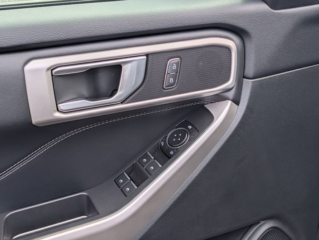 Certified 2022 Ford Explorer XLT w/ Equipment Group 202A image 17