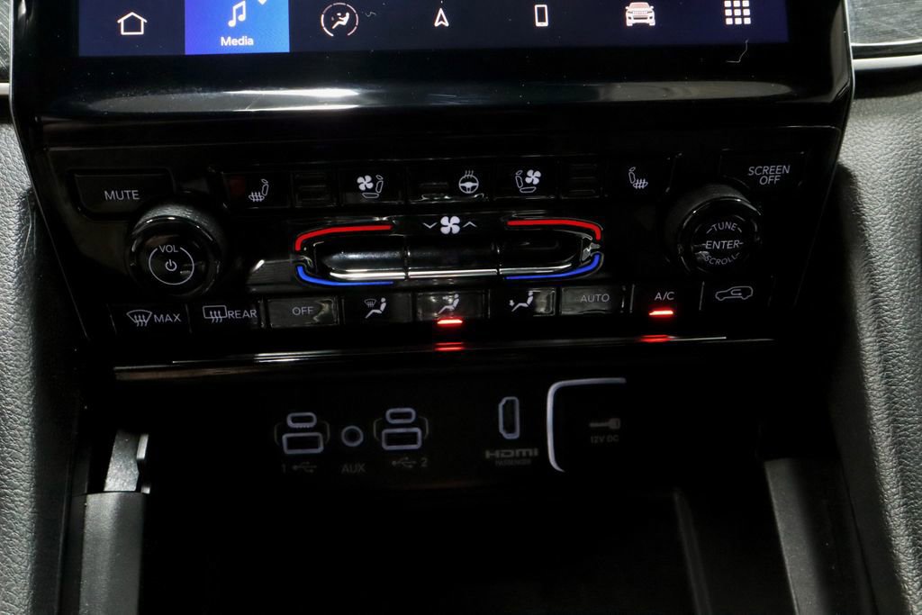 Used 2022 Jeep Grand Cherokee Trailhawk w/ Luxury Tech Group III AWD/4WD image 31
