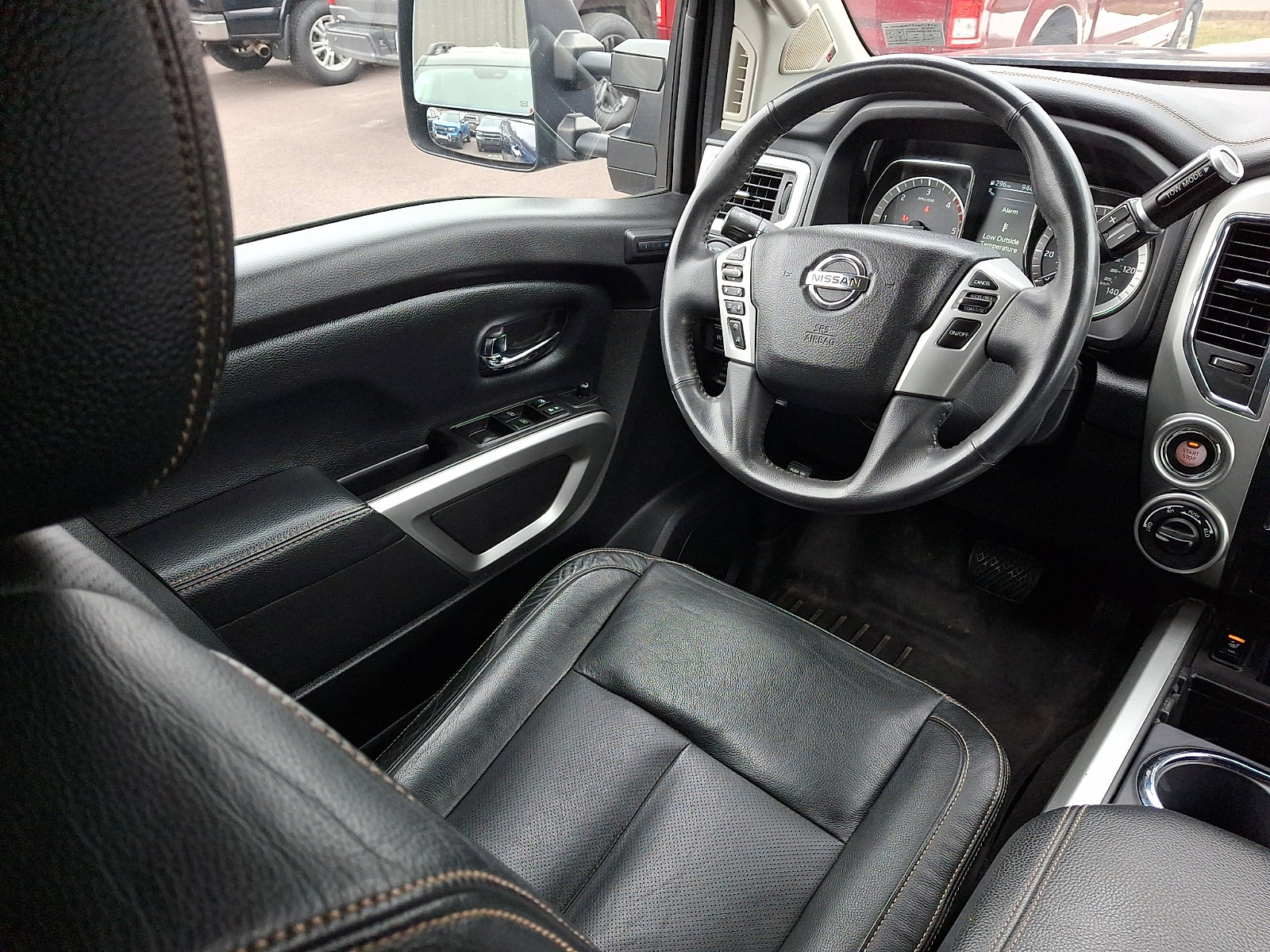 Used 2017 Nissan Titan SL AWD/4WD image 14
