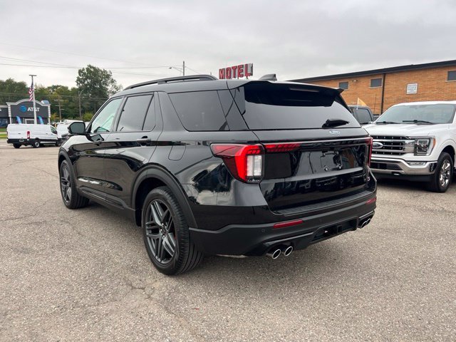 Certified 2025 Ford Explorer ST AWD/4WD image 6