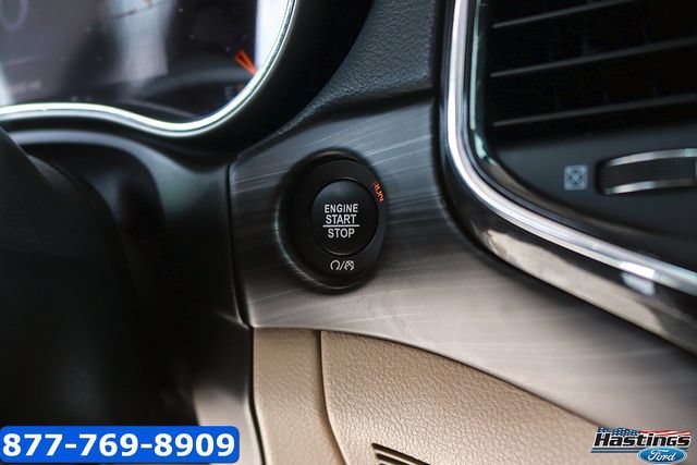 Used 2022 Jeep Grand Cherokee Laredo E w/ Security & Convenience Group AWD/4WD image 23