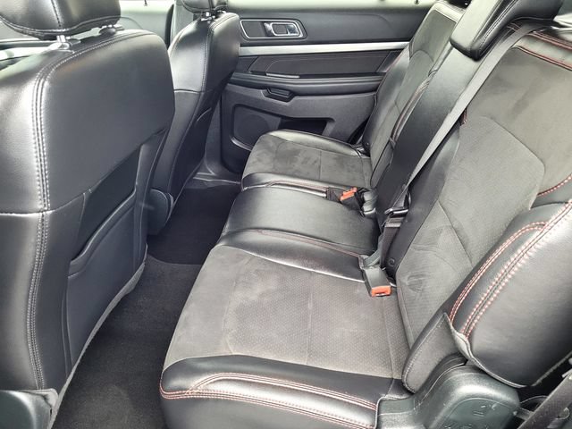 Certified 2019 Ford Explorer XLT w/ XLT Sport Appearance Package AWD/4WD image 12
