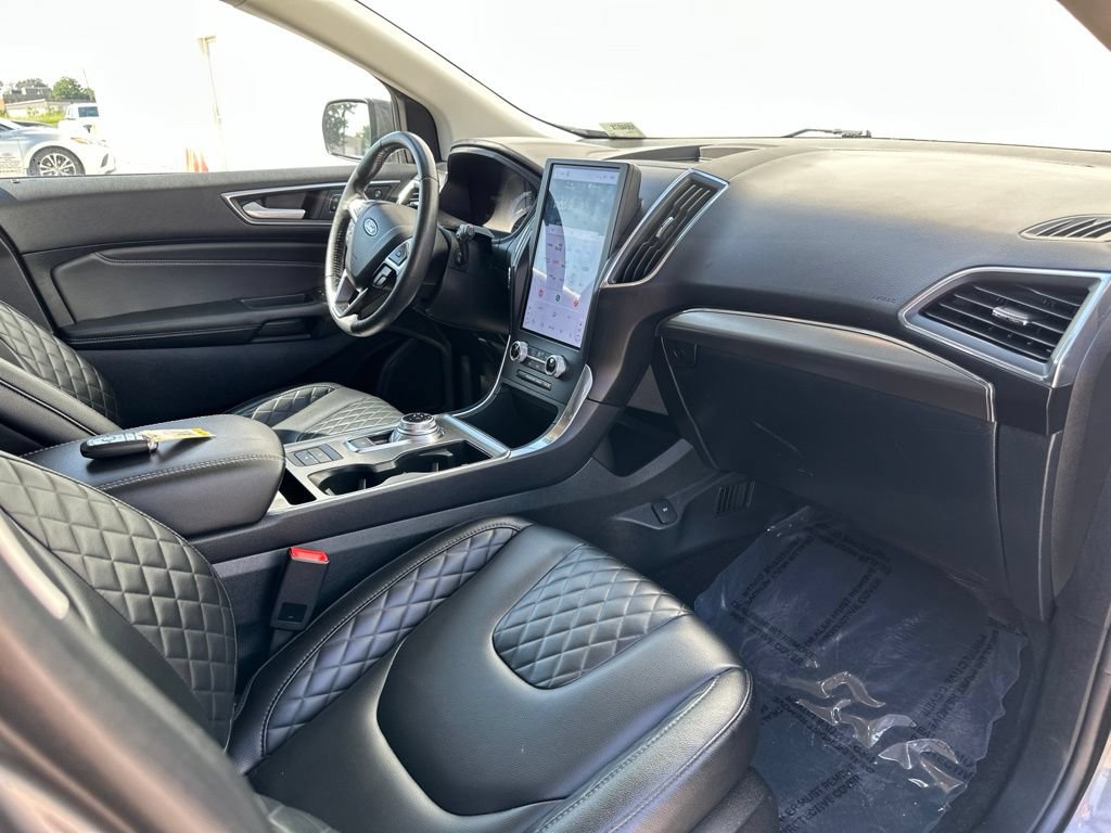 Certified 2024 Ford Edge Titanium AWD/4WD image 32