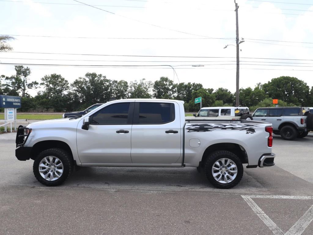 Used 2022 Chevrolet Silverado 1500 Custom image 2