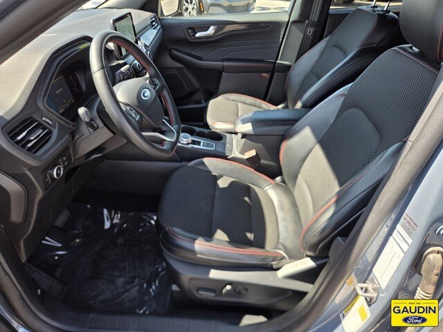 Certified 2025 Ford Escape ST-Line Select AWD/4WD image 11