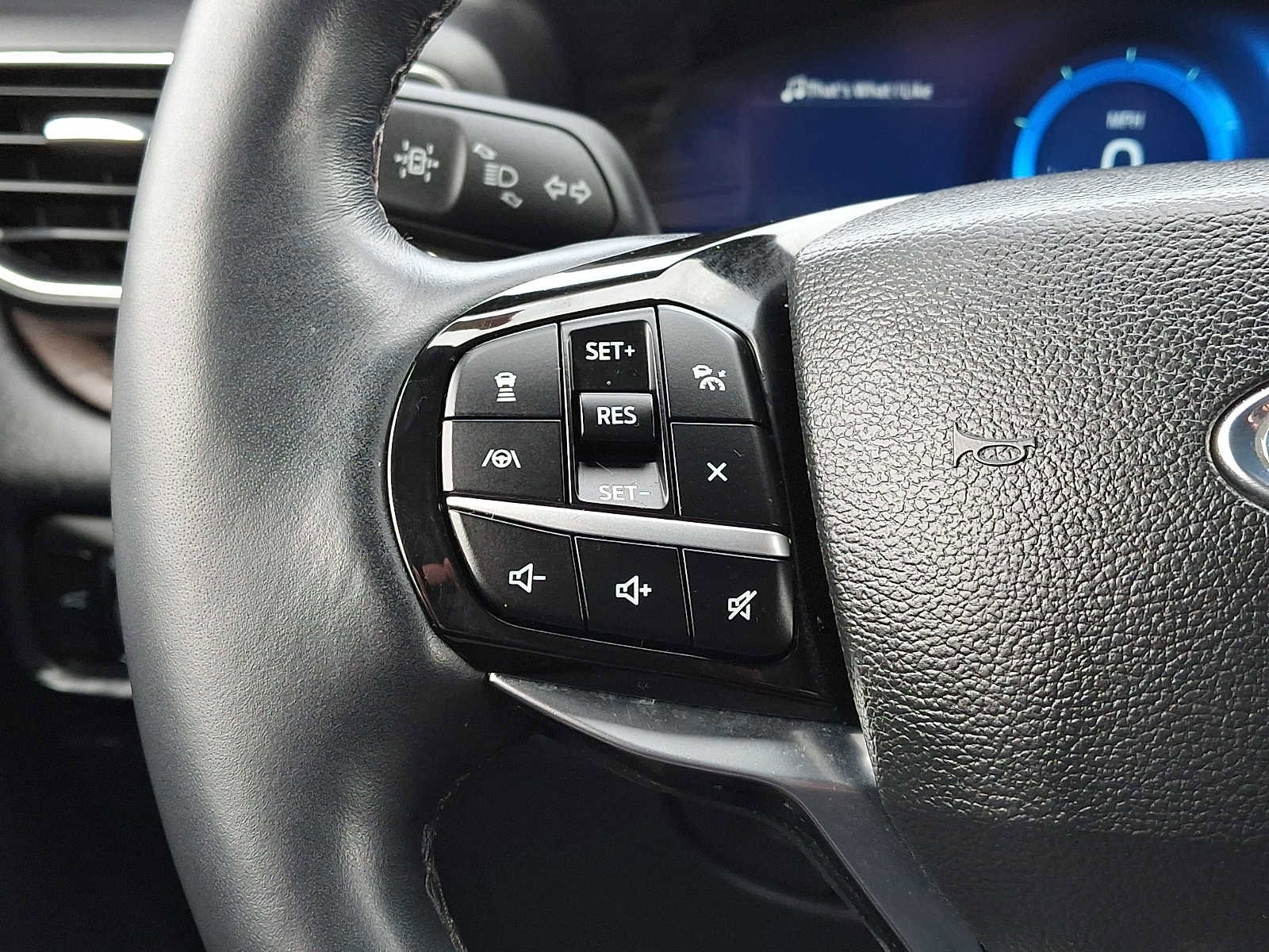 Certified 2023 Ford Explorer Platinum w/ Technology Package image 24