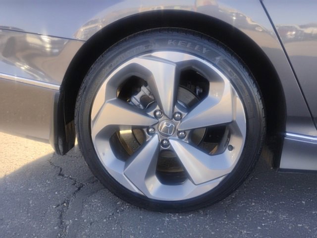 Used 2018 Honda Accord Touring image 19