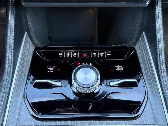 Used 2024 Jeep Wagoneer Series III AWD/4WD image 19
