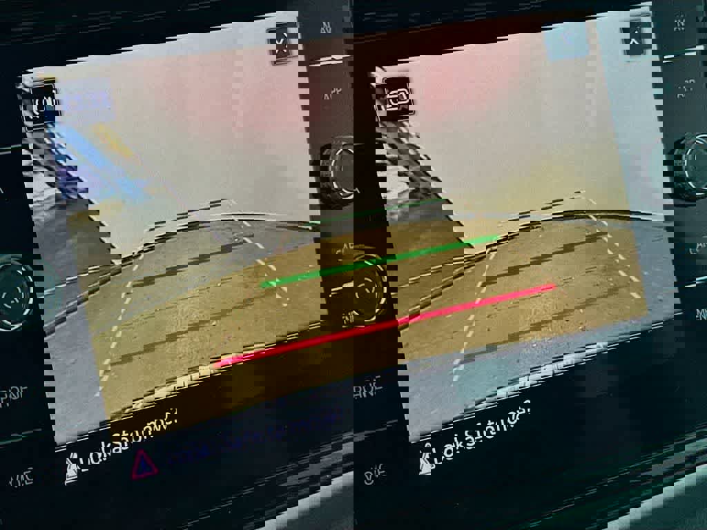 Used 2021 Volkswagen Atlas SEL Premium image 29