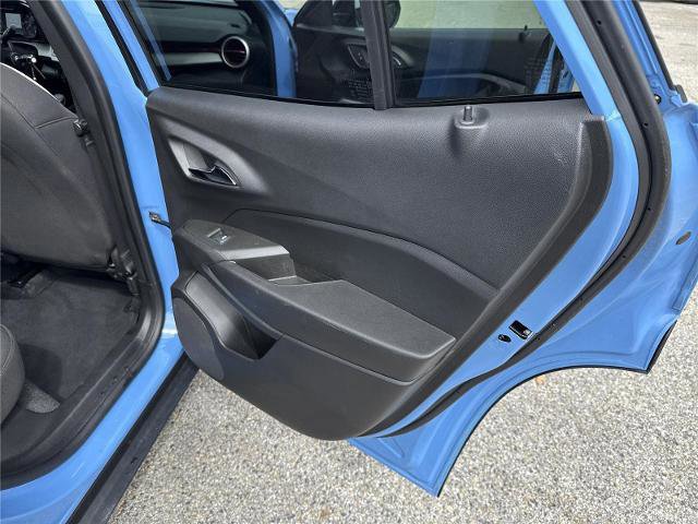 Used 2024 Chevrolet Trax RS w/ Driver Confidence Package image 22
