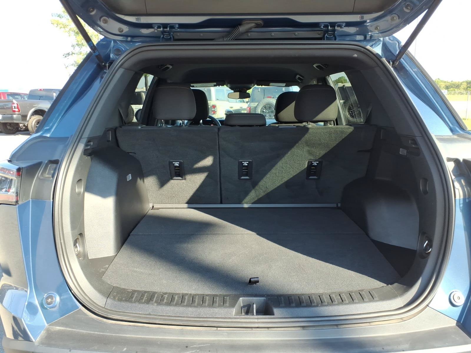 Used 2026 Chevrolet Equinox LT AWD/4WD image 15