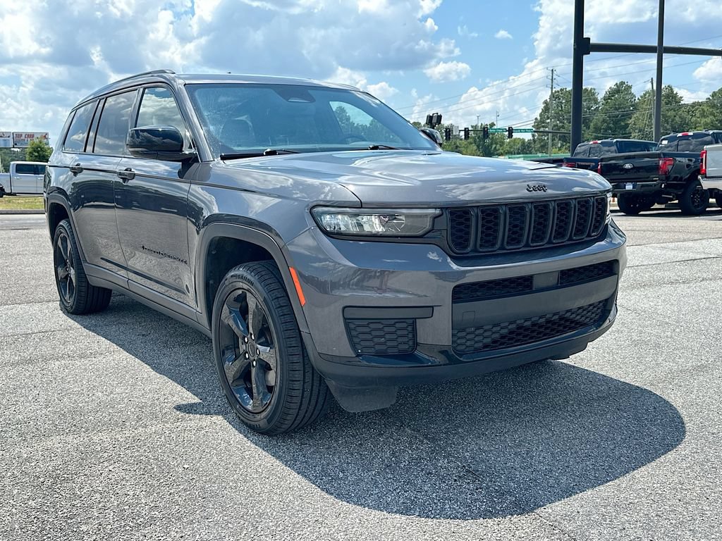 Used 2023 Jeep Grand Cherokee L Laredo RWD image 2