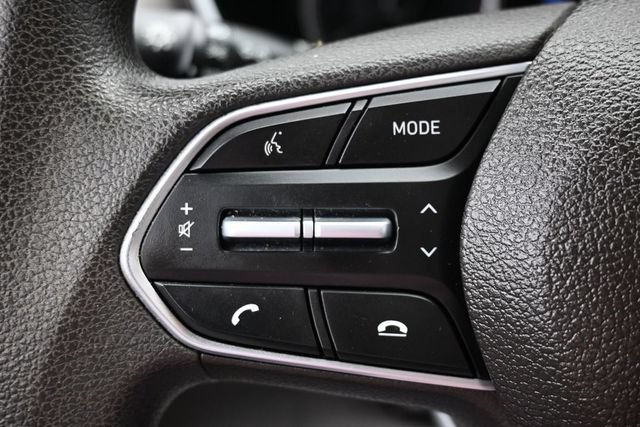 Used 2020 Hyundai Santa Fe SE FWD image 18