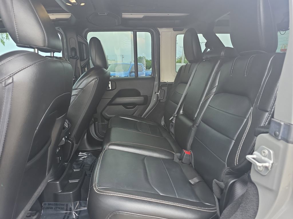 Used 2022 Jeep Wrangler Unlimited Sahara w/ Cold Weather Group AWD/4WD image 41