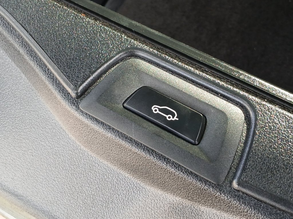 Used 2022 BMW X5 sDrive40i w/ M Sport Package RWD image 24