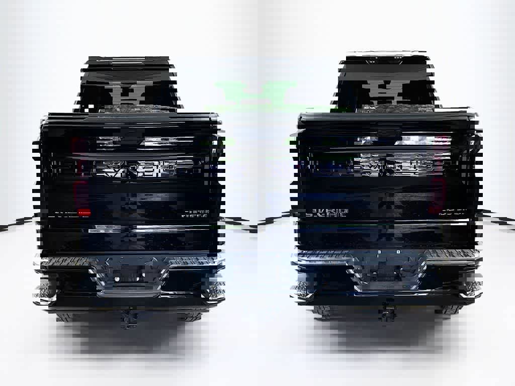 Used 2022 Chevrolet Silverado 1500 Custom image 4