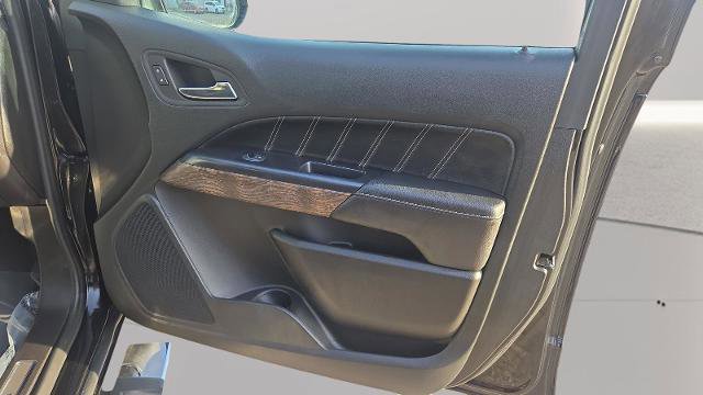 Used 2022 GMC Canyon Denali image 17