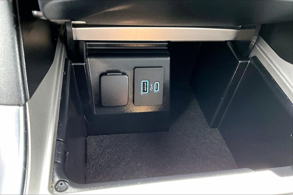 Certified 2023 Ford Explorer Limited w/ Limited Technology Package image 28