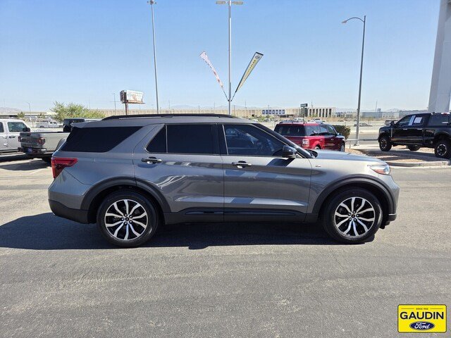 Certified 2023 Ford Explorer ST-Line w/ Class IV Trailer Tow Package RWD image 8