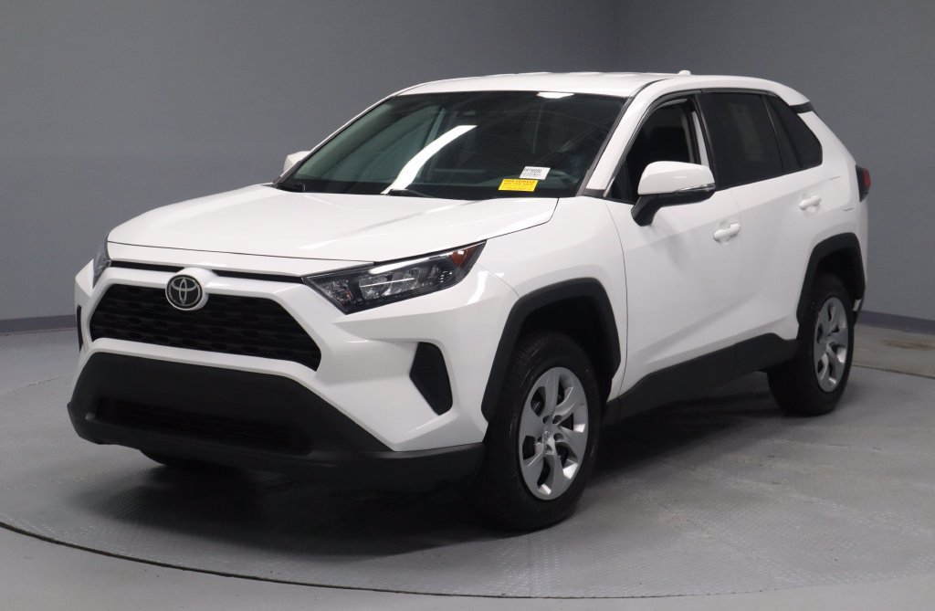 Used 2022 Toyota RAV4 LE AWD/4WD image 4