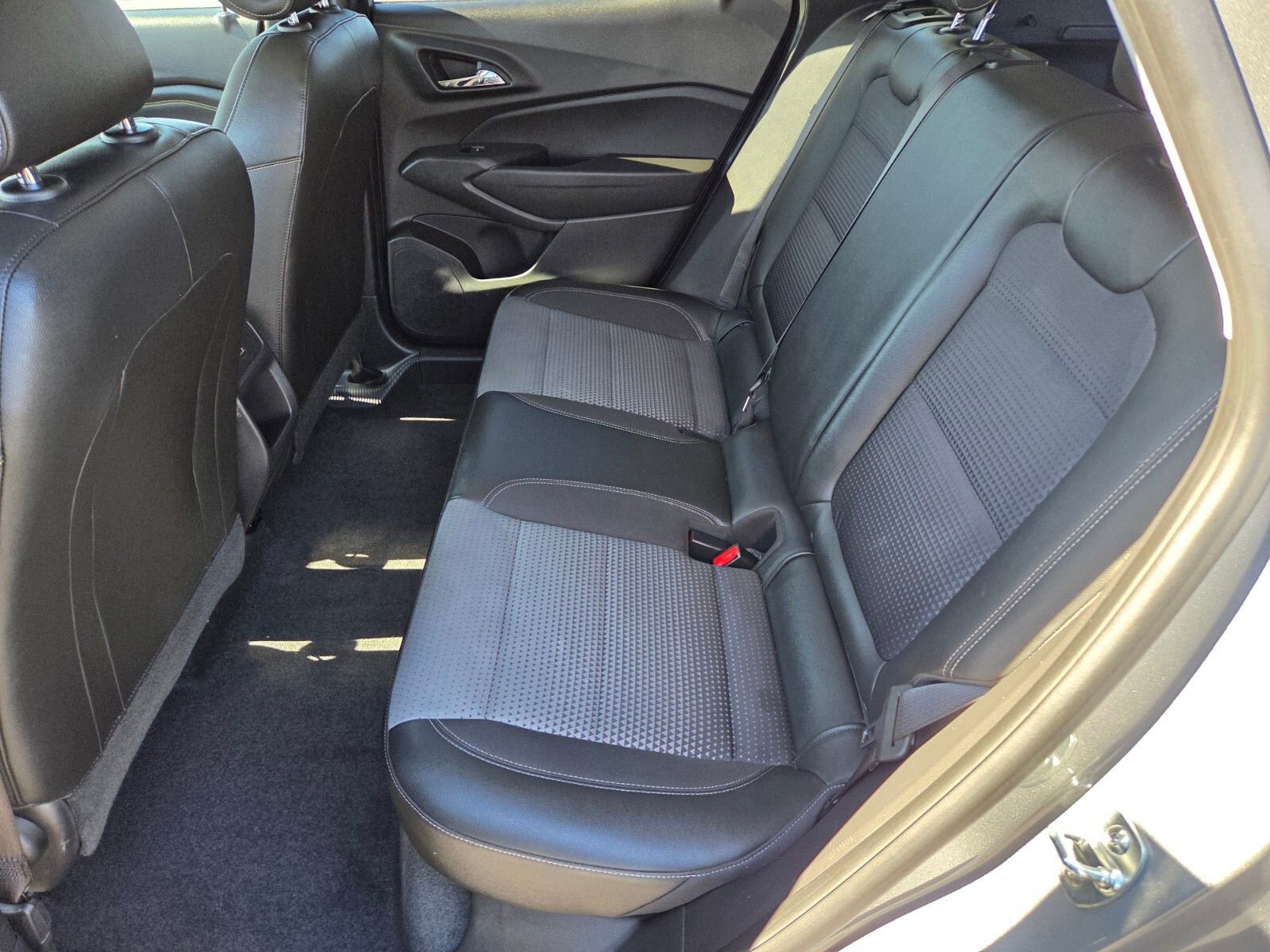 Used 2025 Chevrolet Trax LT image 11