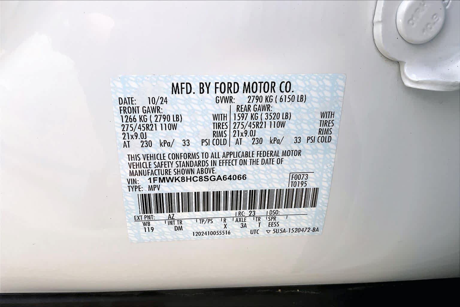 Certified 2025 Ford Explorer Platinum w/ Ultimate Package AWD/4WD image 35