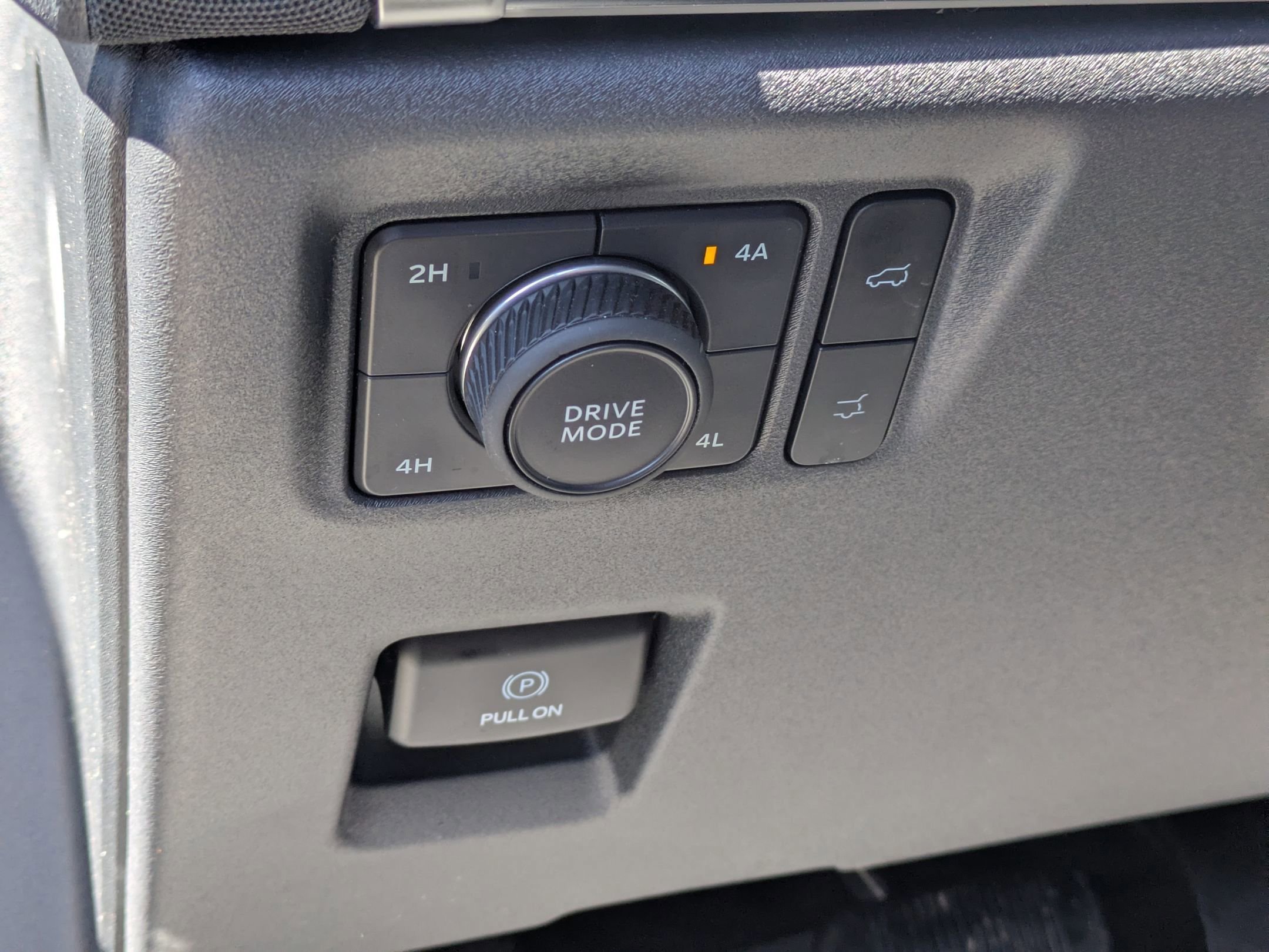 Certified 2025 Ford Expedition Platinum w/ Stealth Performance Package image 16