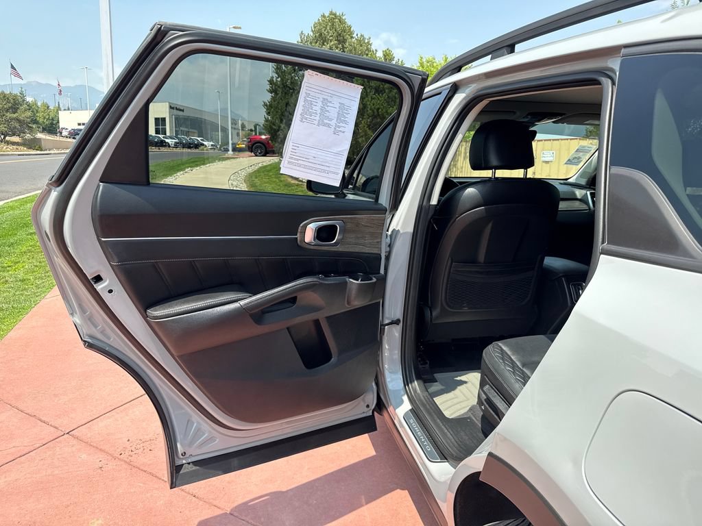 Used 2022 Kia Sorento SX Prestige AWD/4WD image 19