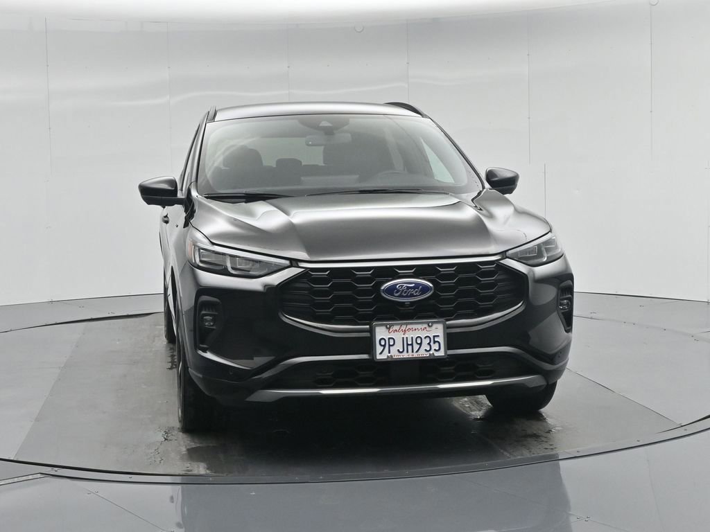 Certified 2024 Ford Escape ST-Line Elite image 3